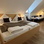 Am Schloss Pilsach