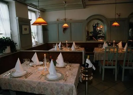 Am Schloss 3*