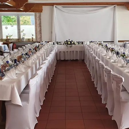 Hotel Am Schloss 3*
